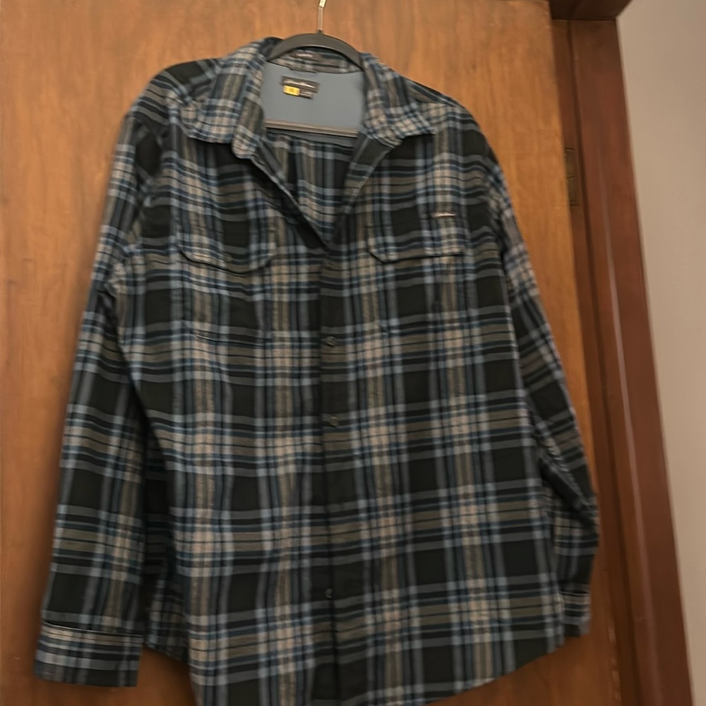Mens XL Eddie Bauer flannel shirt. Blue and tan plaid. Like new.